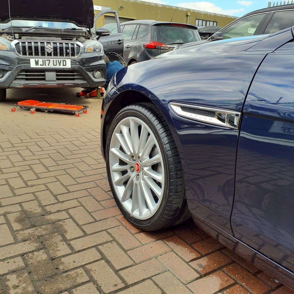 2017 JAGUAR XE 2017 JAGUAR XE