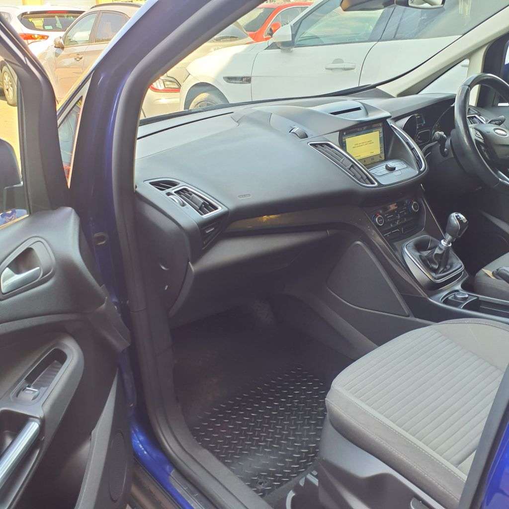 A 2018 FORD GRAND C-MAX 1.0T EcoBoost GPF Titanium MPV 5dr Petrol Manual Euro 6 (s/s) (125 ps) 6 MO A 2018 FORD GRAND C-MAX 1.0T EcoBoost GPF Titanium MPV 5dr Petrol Manual Euro 6 (s/s) (125 ps) 6 MO