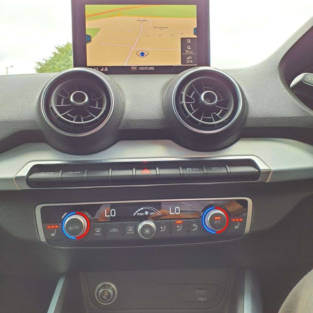 2019 AUDI Q2 2019 AUDI Q2