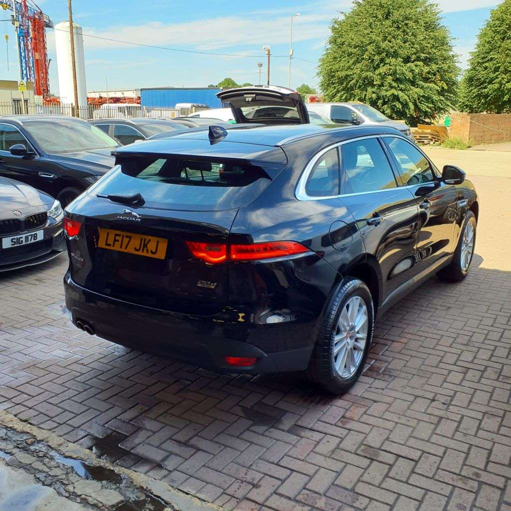 2017 JAGUAR F-PACE 2017 JAGUAR F-PACE