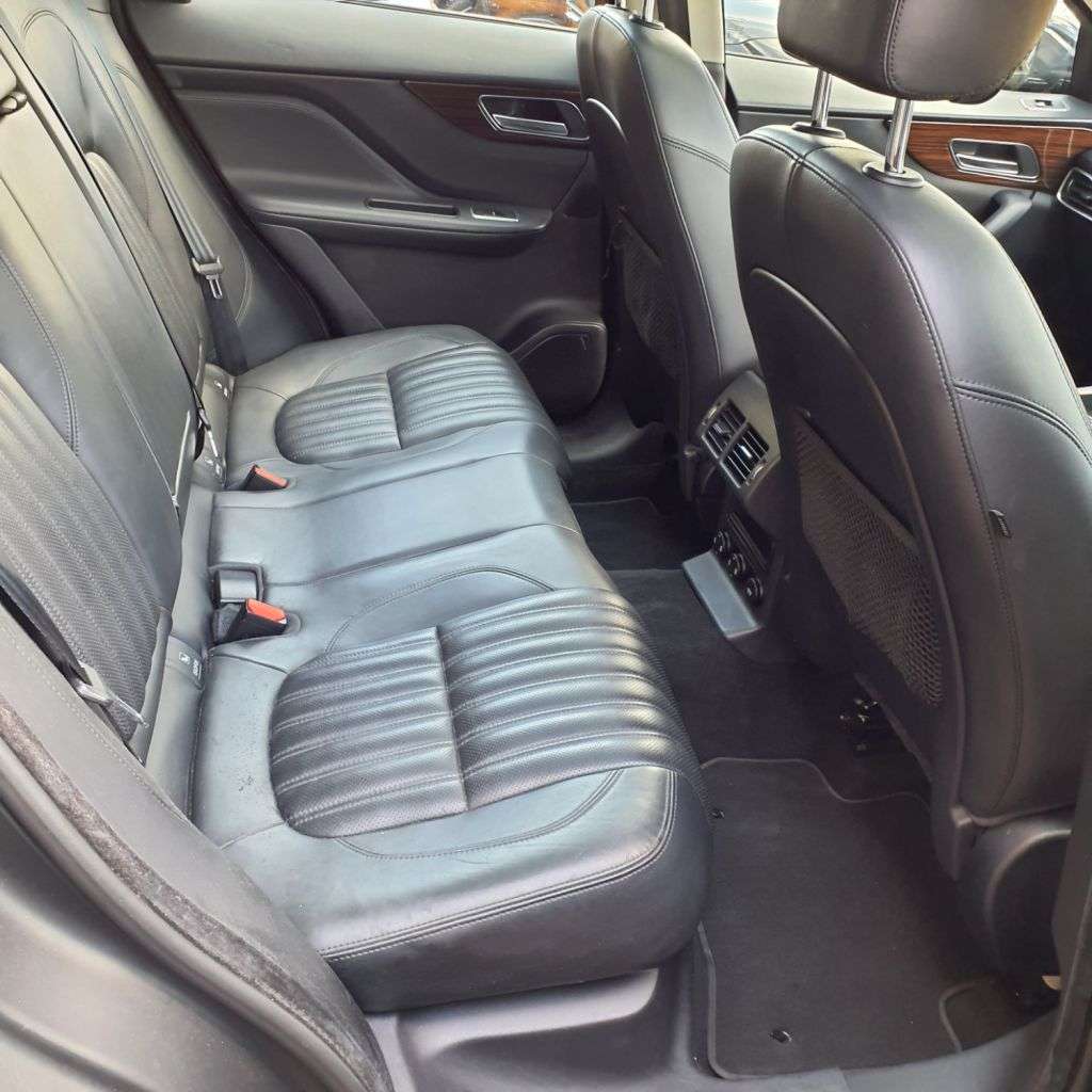 2017 JAGUAR F-PACE 2017 JAGUAR F-PACE