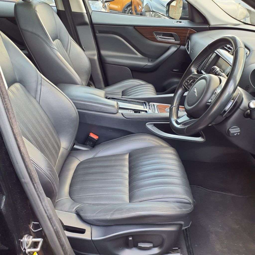 2017 JAGUAR F-PACE 2017 JAGUAR F-PACE