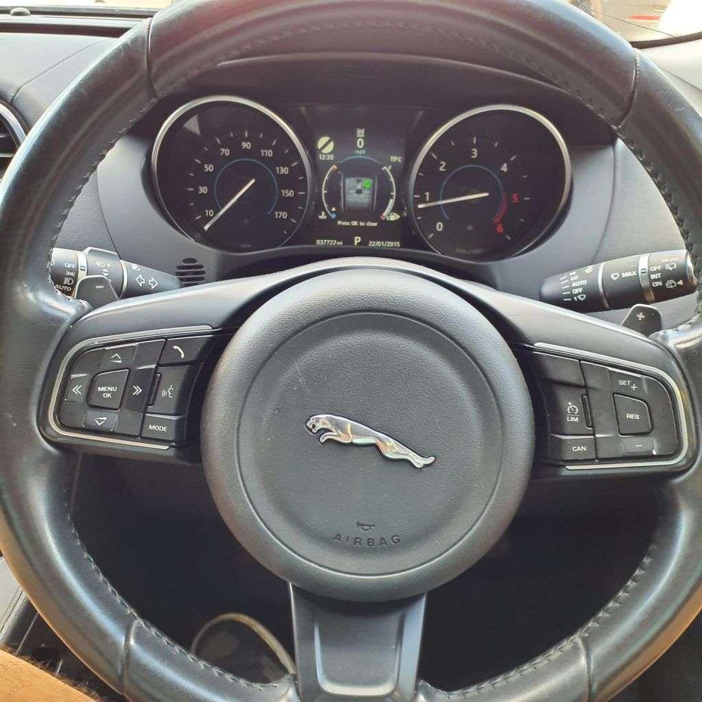 2017 JAGUAR F-PACE 2017 JAGUAR F-PACE