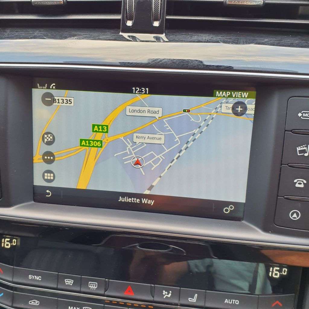 2017 JAGUAR F-PACE 2017 JAGUAR F-PACE