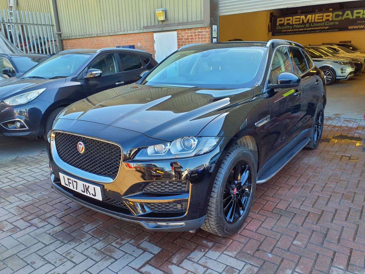 A 2017 JAGUAR F-PACE 2.0 D180 Portfolio SUV 5dr Diesel Auto AWD Euro 6 (s/s) (180 ps) 6 MONTHS W A 2017 JAGUAR F-PACE 2.0 D180 Portfolio SUV 5dr Diesel Auto AWD Euro 6 (s/s) (180 ps) 6 MONTHS W