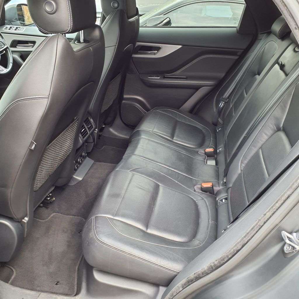 2017 JAGUAR F-PACE 2017 JAGUAR F-PACE