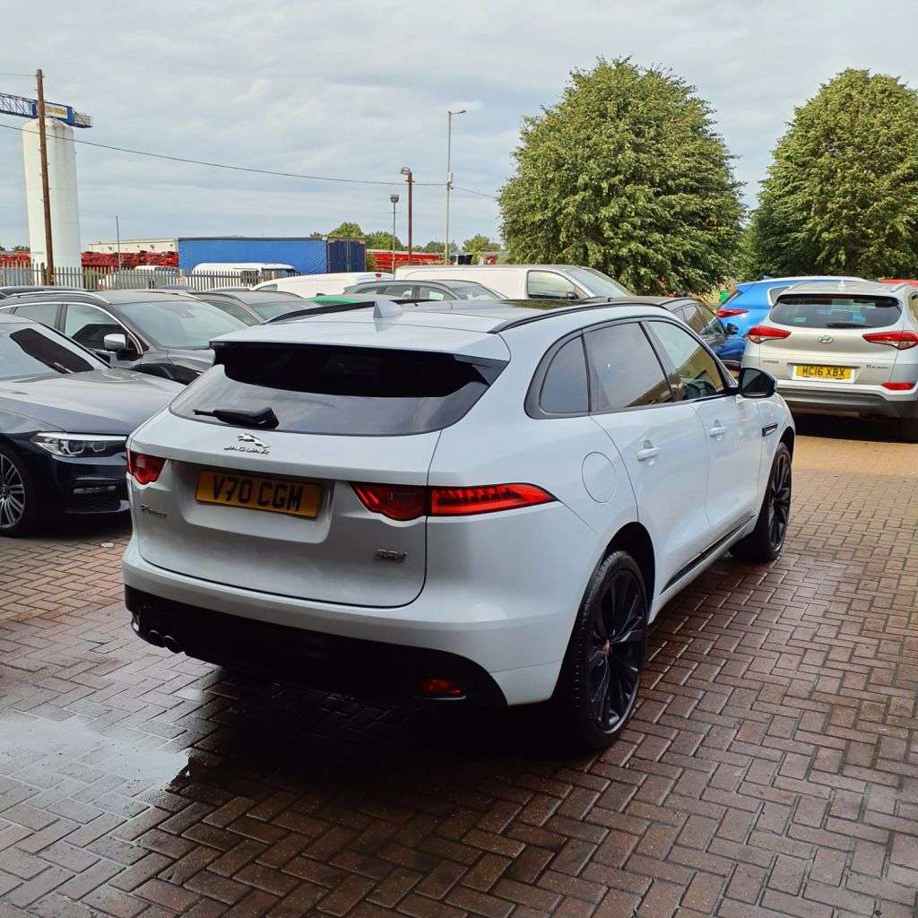 2017 JAGUAR F-PACE 2017 JAGUAR F-PACE