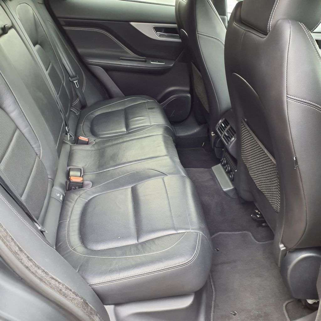 2017 JAGUAR F-PACE 2017 JAGUAR F-PACE