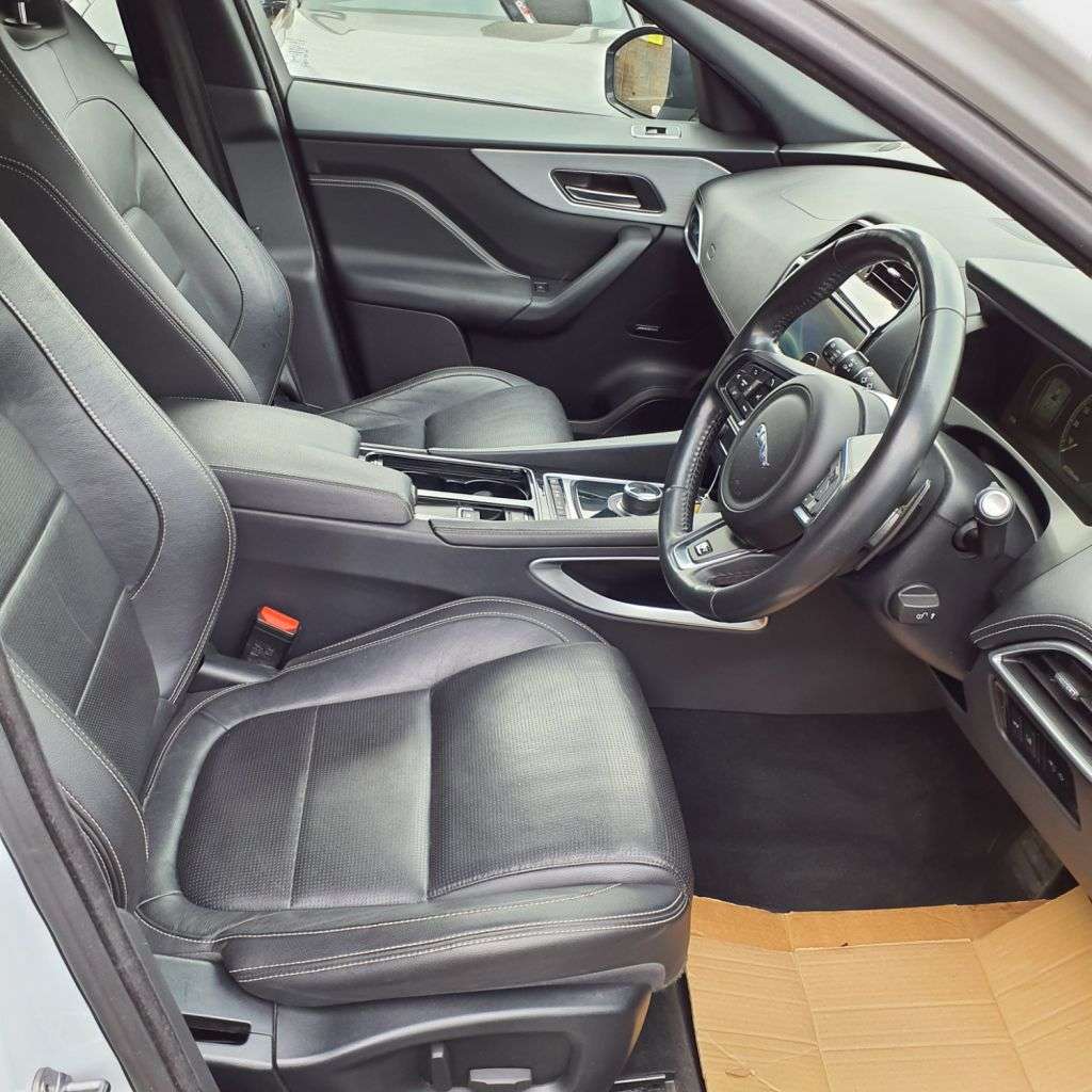 2017 JAGUAR F-PACE 2017 JAGUAR F-PACE