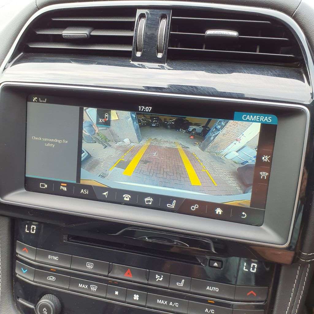 2017 JAGUAR F-PACE 2017 JAGUAR F-PACE