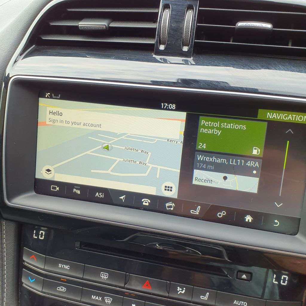 2017 JAGUAR F-PACE 2017 JAGUAR F-PACE