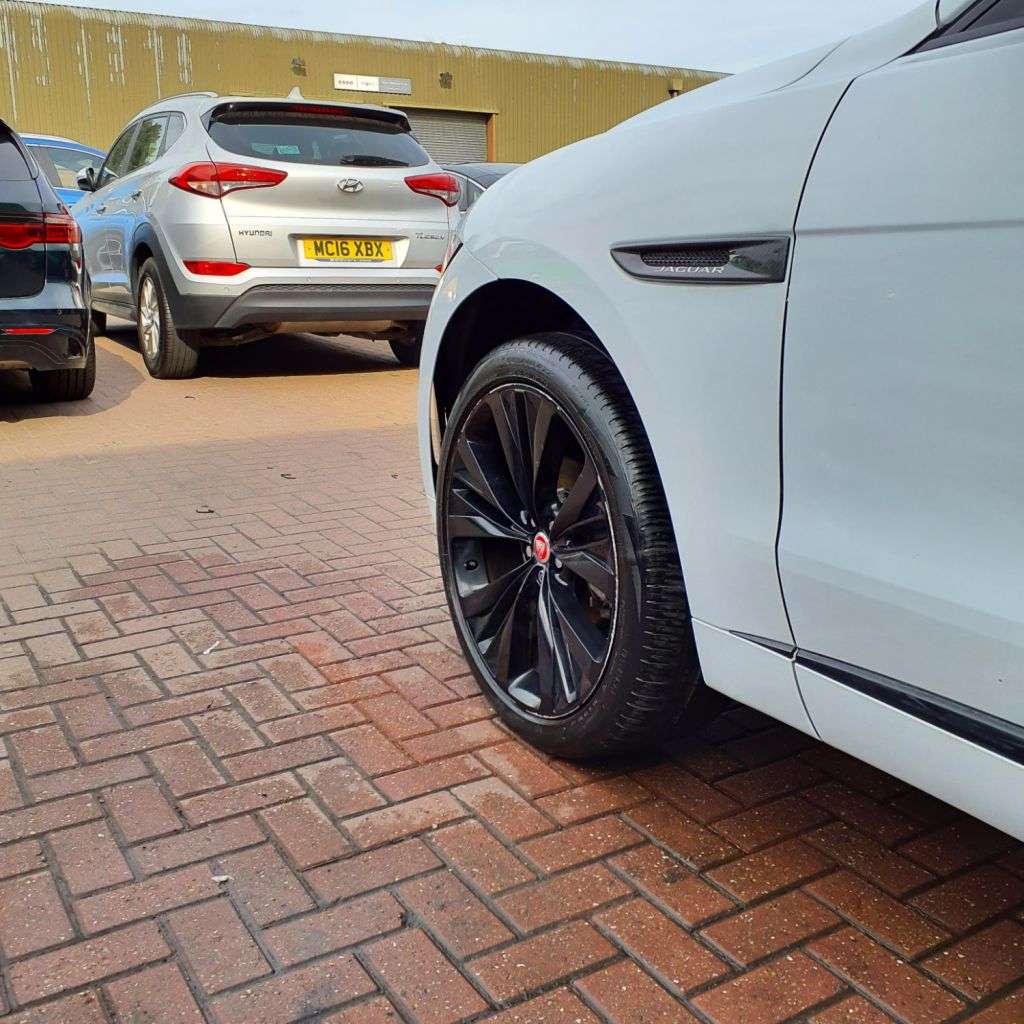 2017 JAGUAR F-PACE 2017 JAGUAR F-PACE