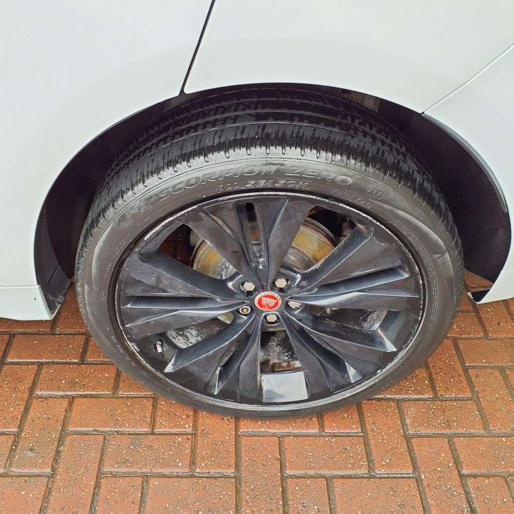 2017 JAGUAR F-PACE 2017 JAGUAR F-PACE