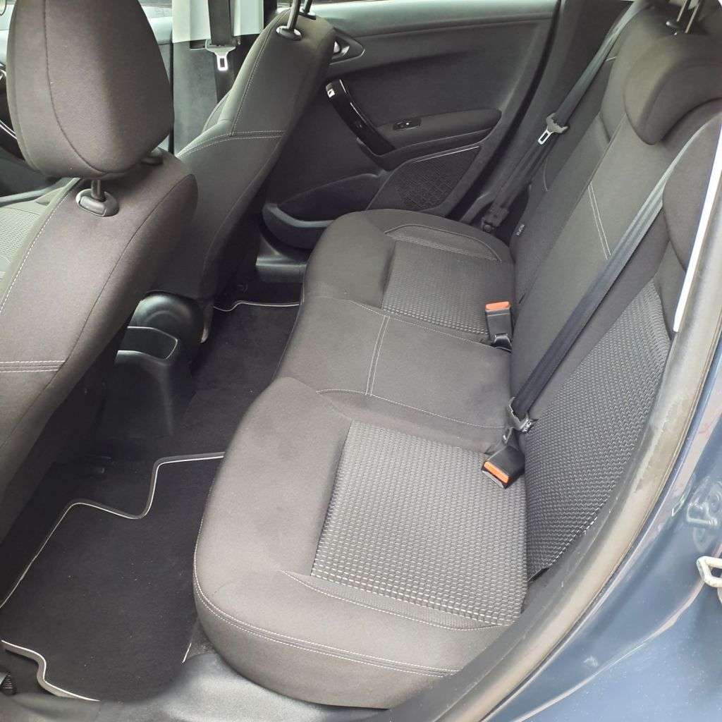 2018 PEUGEOT 208 2018 PEUGEOT 208