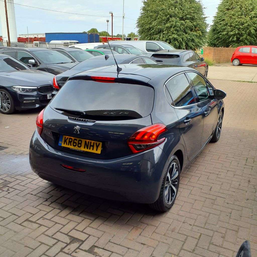 2018 PEUGEOT 208 2018 PEUGEOT 208