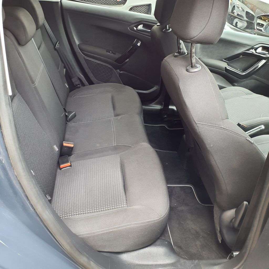 2018 PEUGEOT 208 2018 PEUGEOT 208