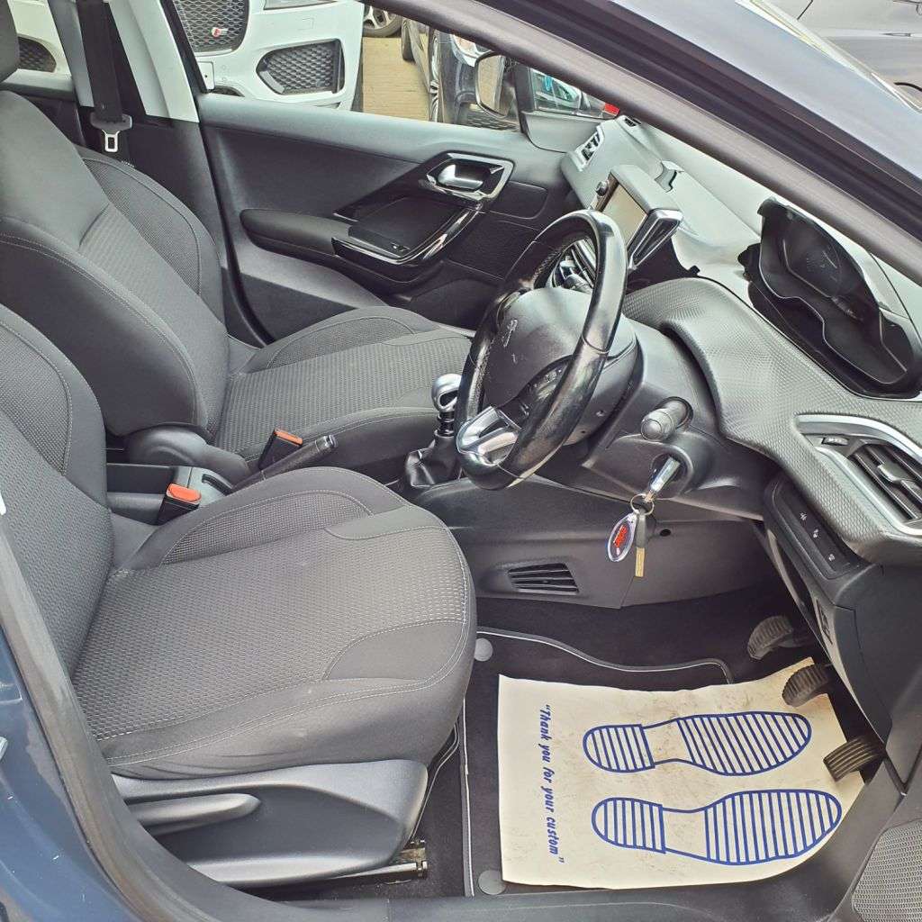 2018 PEUGEOT 208 2018 PEUGEOT 208