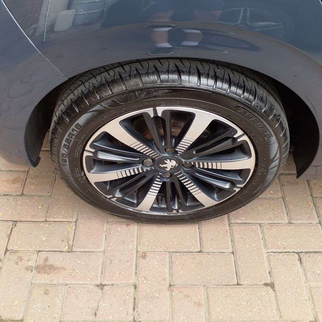 2018 PEUGEOT 208 2018 PEUGEOT 208