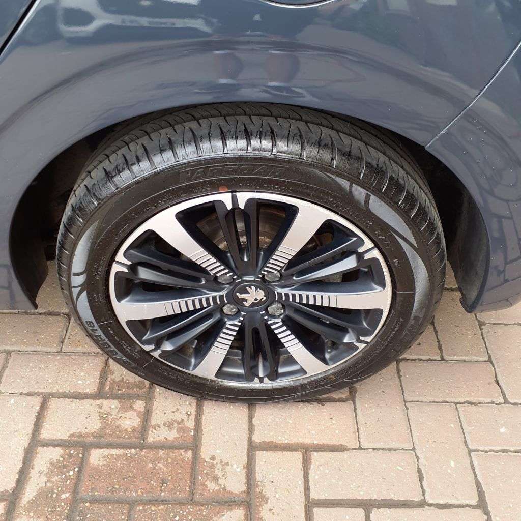 2018 PEUGEOT 208 2018 PEUGEOT 208