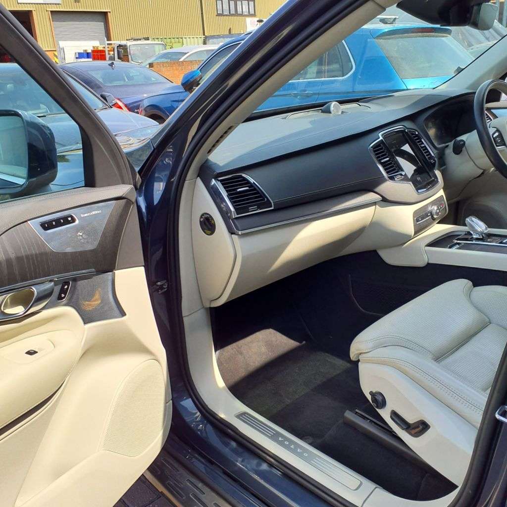 2020 VOLVO XC90 2020 VOLVO XC90