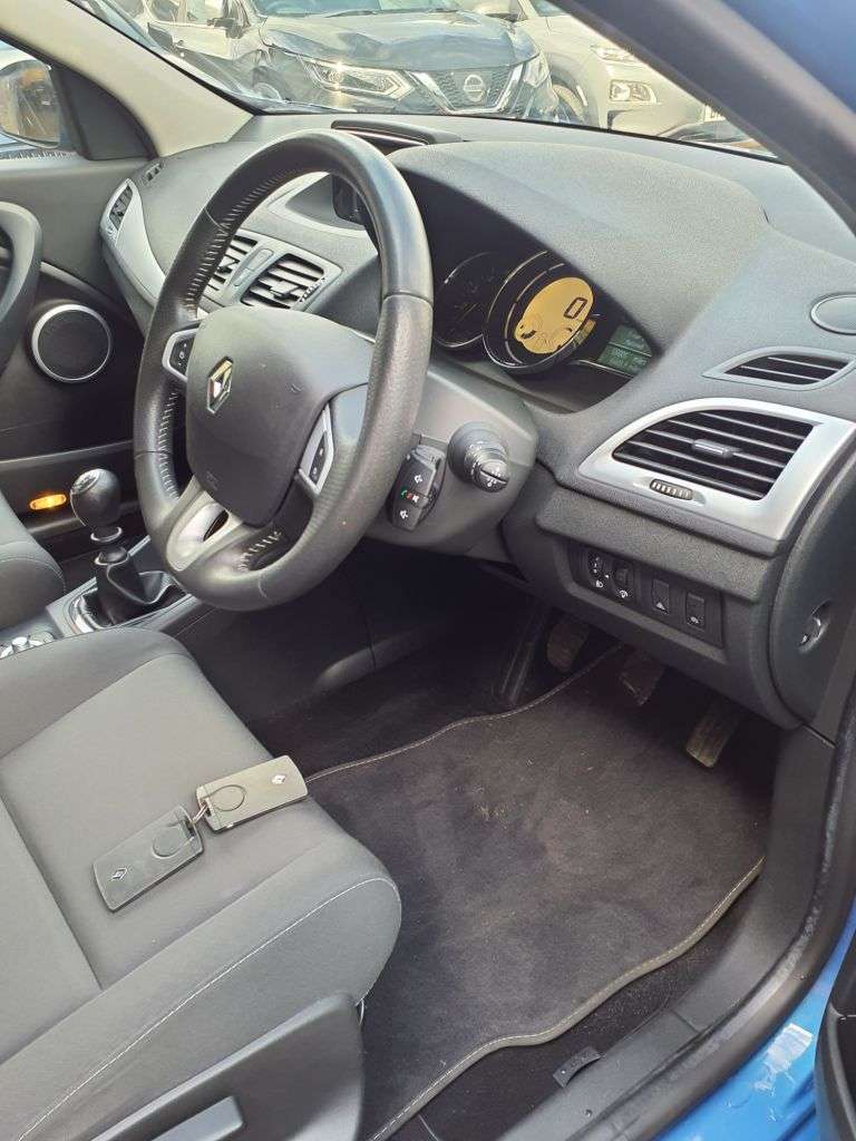 2012 RENAULT MEGANE 2012 RENAULT MEGANE