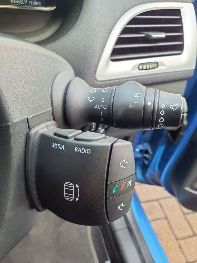 2012 RENAULT MEGANE 2012 RENAULT MEGANE