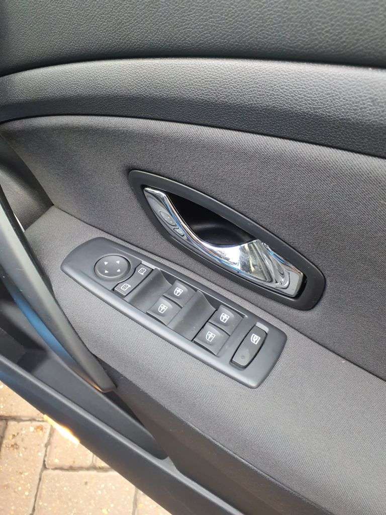 2012 RENAULT MEGANE 2012 RENAULT MEGANE