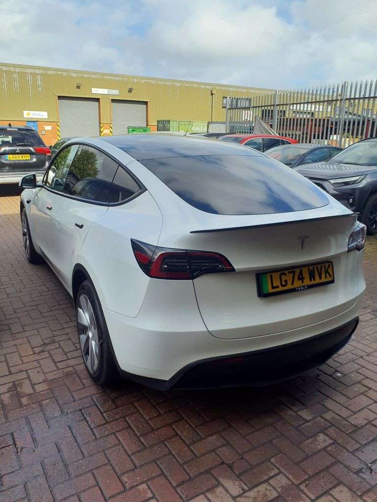 2024 TESLA MODEL Y 2024 TESLA MODEL Y