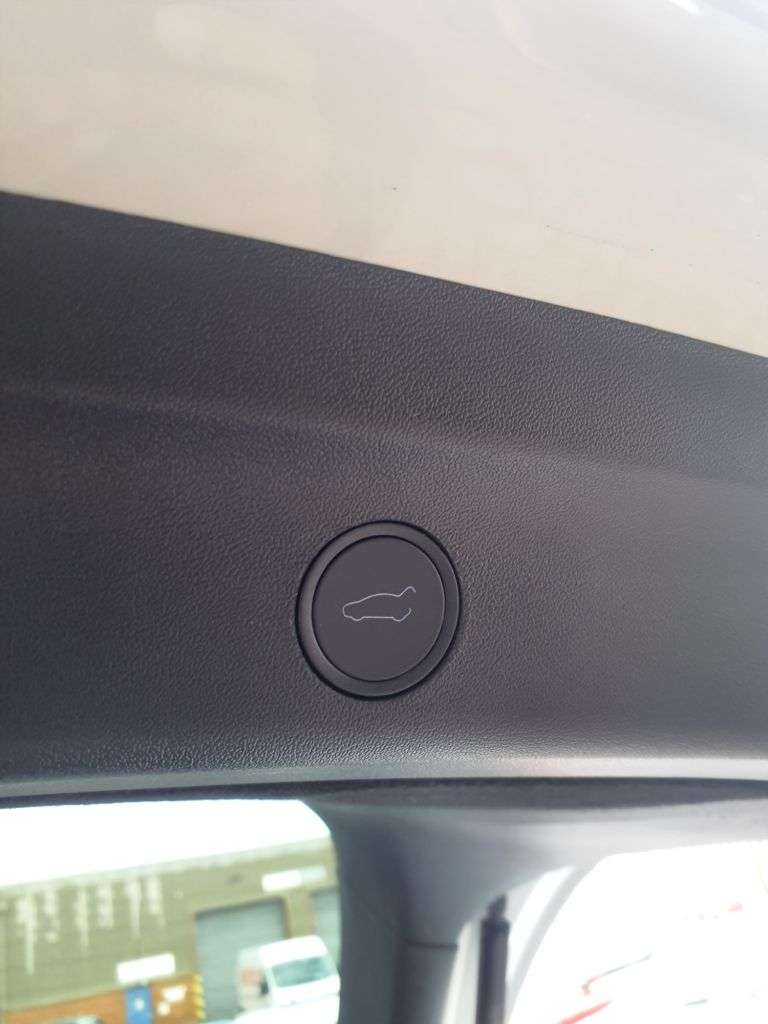 2024 TESLA MODEL Y 2024 TESLA MODEL Y