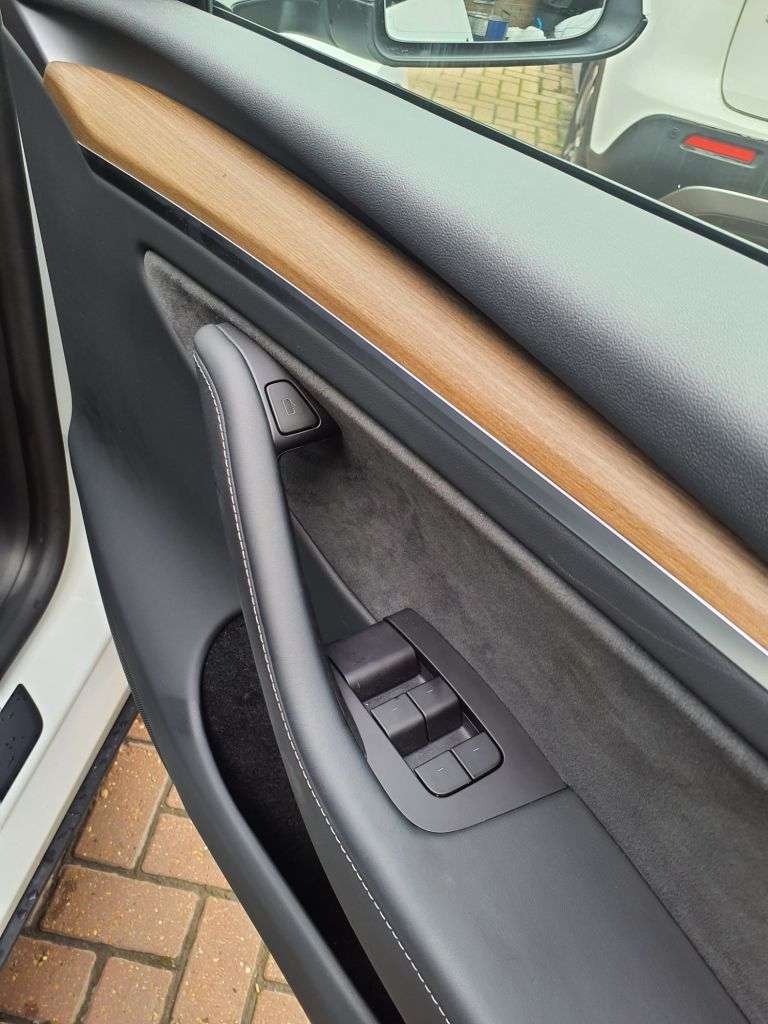 2024 TESLA MODEL Y 2024 TESLA MODEL Y