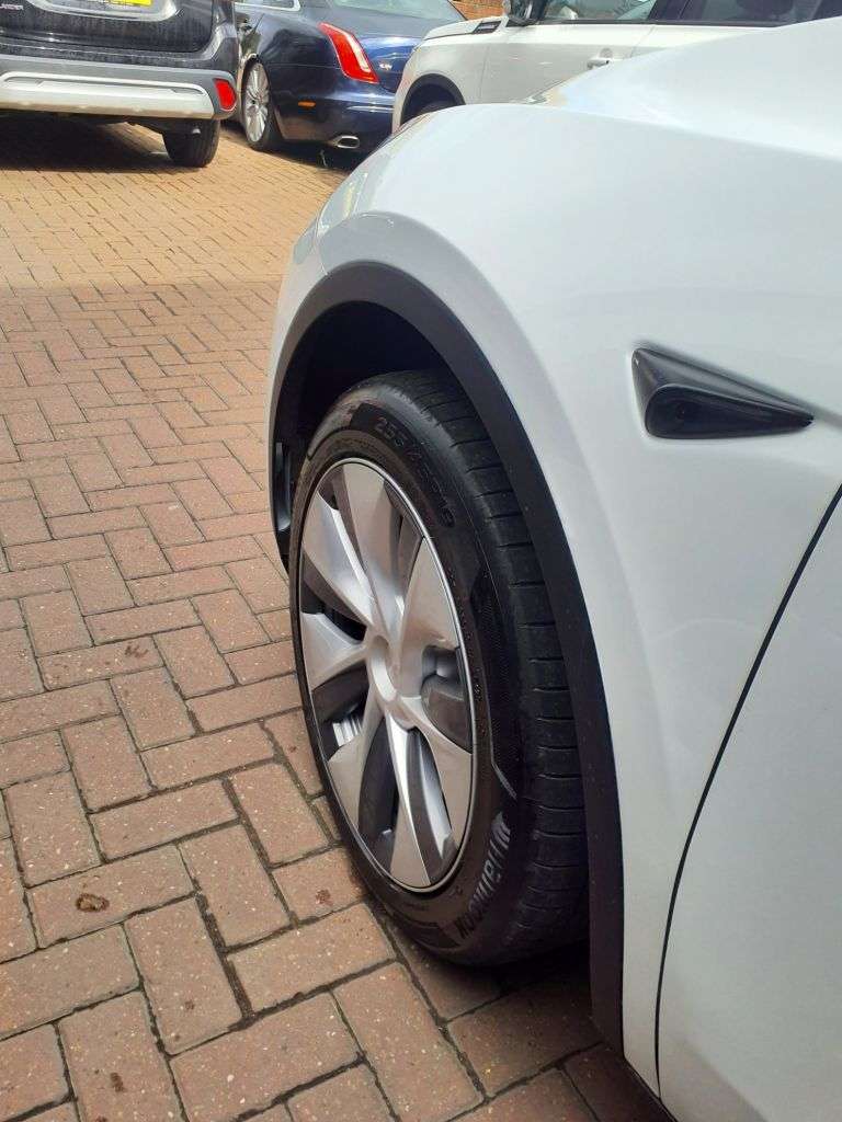 2024 TESLA MODEL Y 2024 TESLA MODEL Y