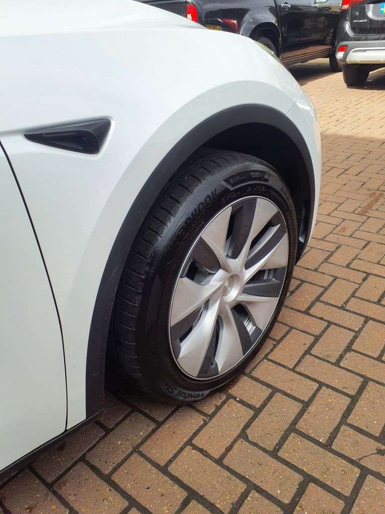 2024 TESLA MODEL Y 2024 TESLA MODEL Y