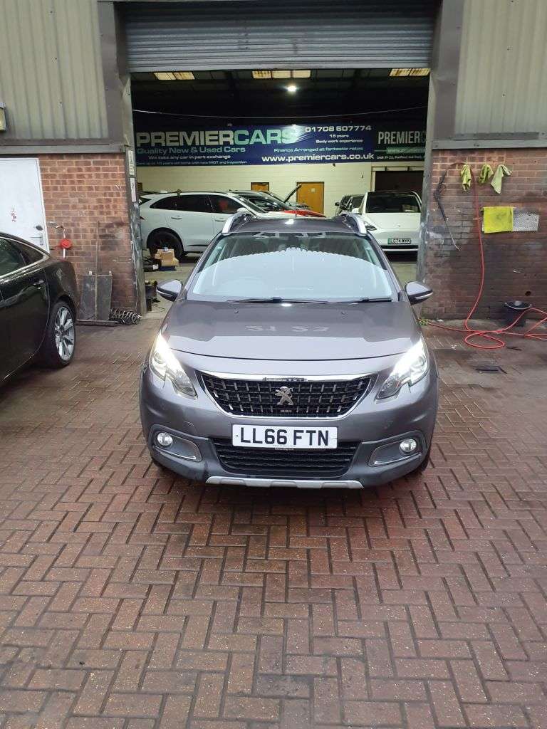 A 2017 PEUGEOT 2008 1.2 PureTech Allure SUV 5dr Petrol EAT Euro 6 (s/s) (110 ps) £20 ROAD TAX 3 A 2017 PEUGEOT 2008 1.2 PureTech Allure SUV 5dr Petrol EAT Euro 6 (s/s) (110 ps) £20 ROAD TAX 3