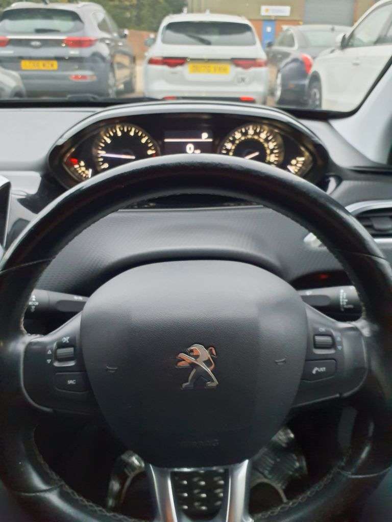 2017 PEUGEOT 2008 2017 PEUGEOT 2008