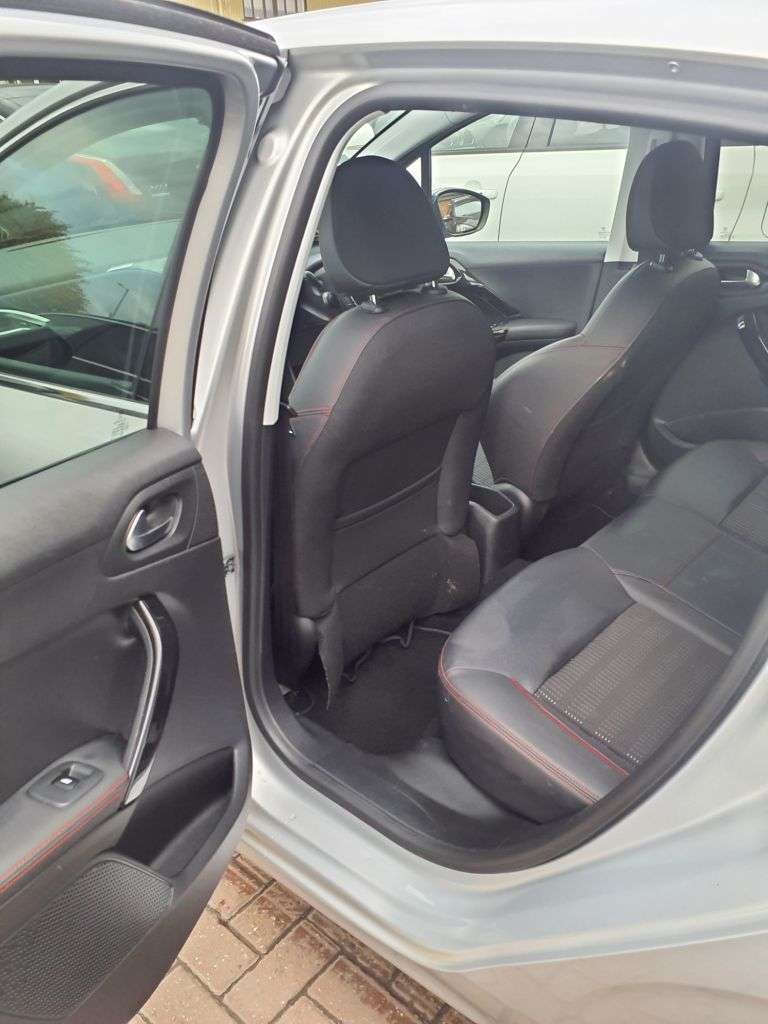 2018 PEUGEOT 208 2018 PEUGEOT 208