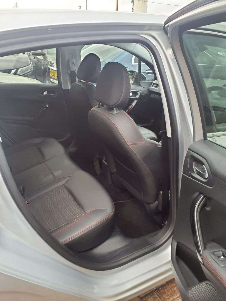 2018 PEUGEOT 208 2018 PEUGEOT 208