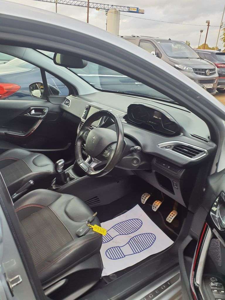 2018 PEUGEOT 208 2018 PEUGEOT 208