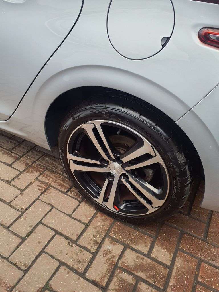 2018 PEUGEOT 208 2018 PEUGEOT 208