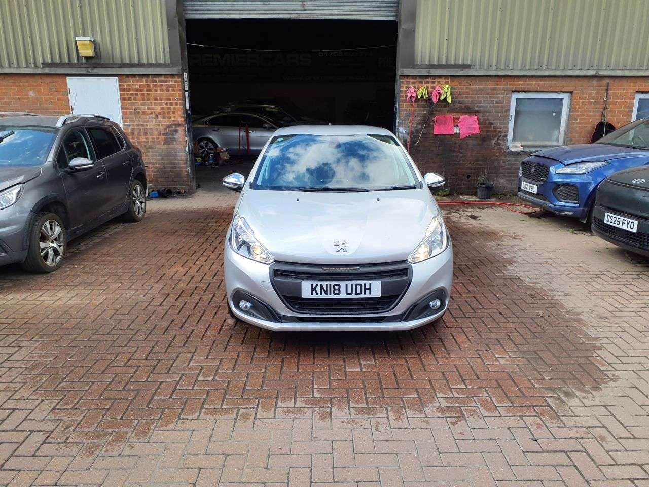A 2018 PEUGEOT 208 1.6 BlueHDi GT Line Hatchback 5dr Diesel Manual Euro 6 (100 ps) 3 MONTHS WA A 2018 PEUGEOT 208 1.6 BlueHDi GT Line Hatchback 5dr Diesel Manual Euro 6 (100 ps) 3 MONTHS WA