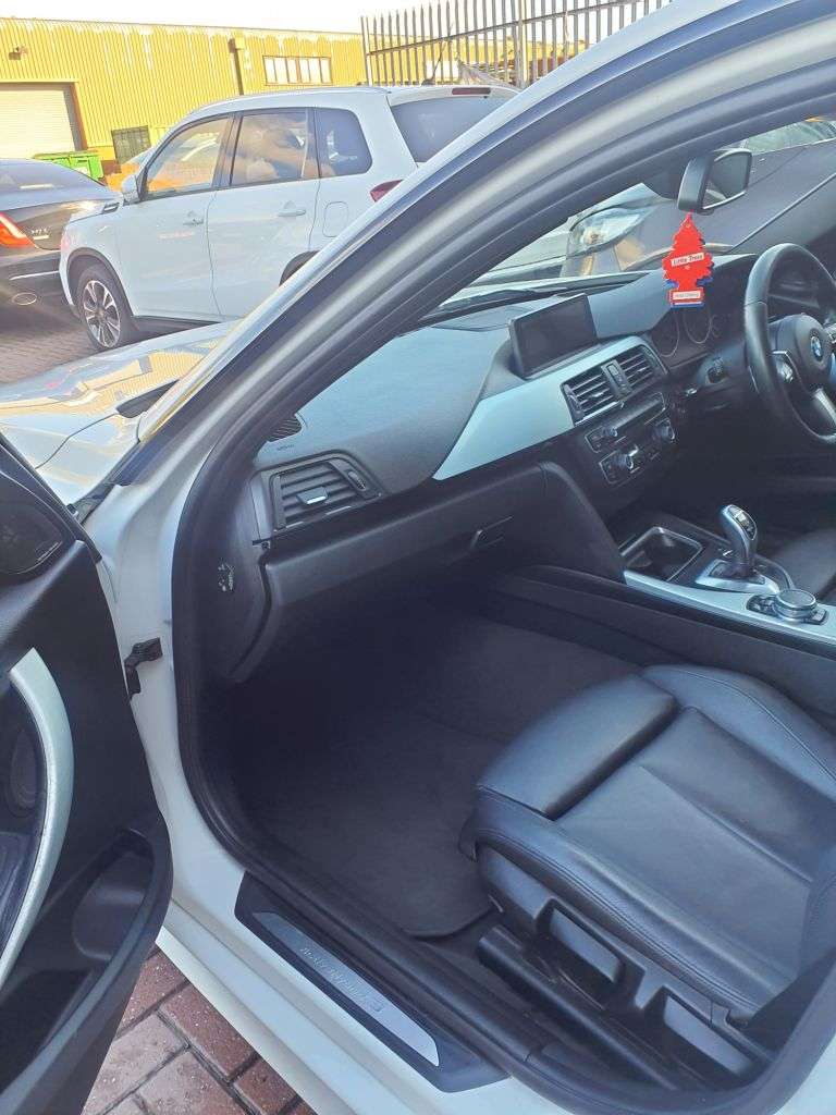 A 2015 BMW 3 SERIES 3.0 335i ActiveHybrid 3 M Sport Saloon 4dr Petrol Hybrid Auto Euro 6 (s/s) A 2015 BMW 3 SERIES 3.0 335i ActiveHybrid 3 M Sport Saloon 4dr Petrol Hybrid Auto Euro 6 (s/s)