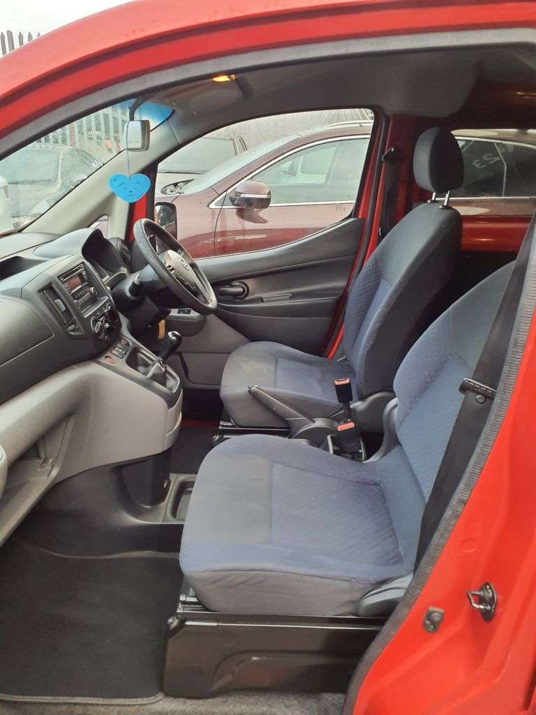 A 2012 NISSAN NV200 1.5 dCi SE MPV Double Cab 6dr Diesel Manual Euro 5 (7 Seat) (89 ps) CHEAPES A 2012 NISSAN NV200 1.5 dCi SE MPV Double Cab 6dr Diesel Manual Euro 5 (7 Seat) (89 ps) CHEAPES