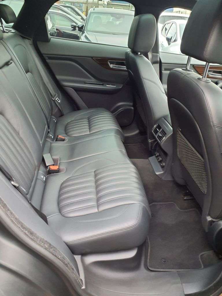 2017 JAGUAR F-PACE 2017 JAGUAR F-PACE