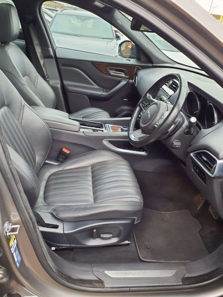 2017 JAGUAR F-PACE 2017 JAGUAR F-PACE