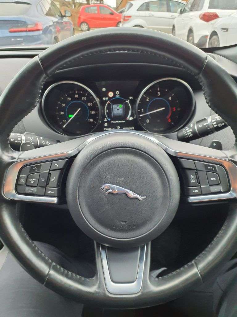 2017 JAGUAR F-PACE 2017 JAGUAR F-PACE