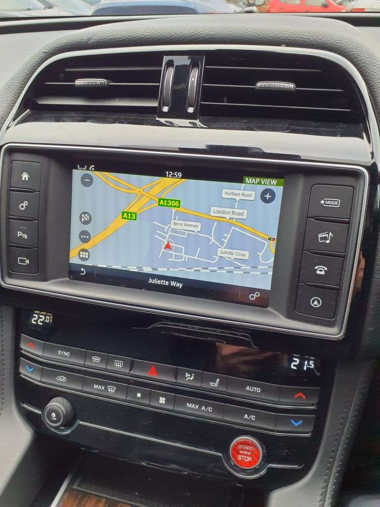 2017 JAGUAR F-PACE 2017 JAGUAR F-PACE