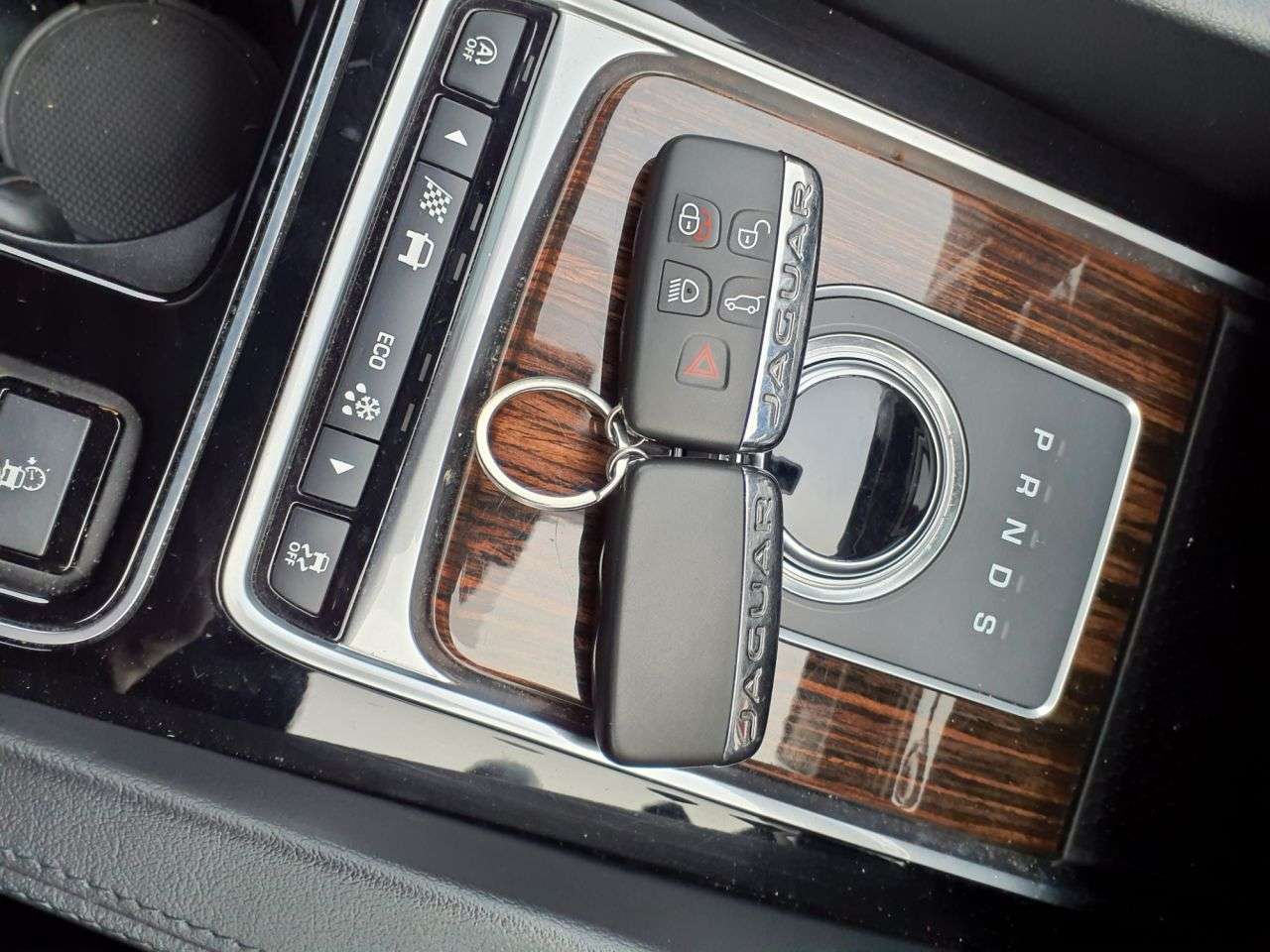 2017 JAGUAR F-PACE 2017 JAGUAR F-PACE