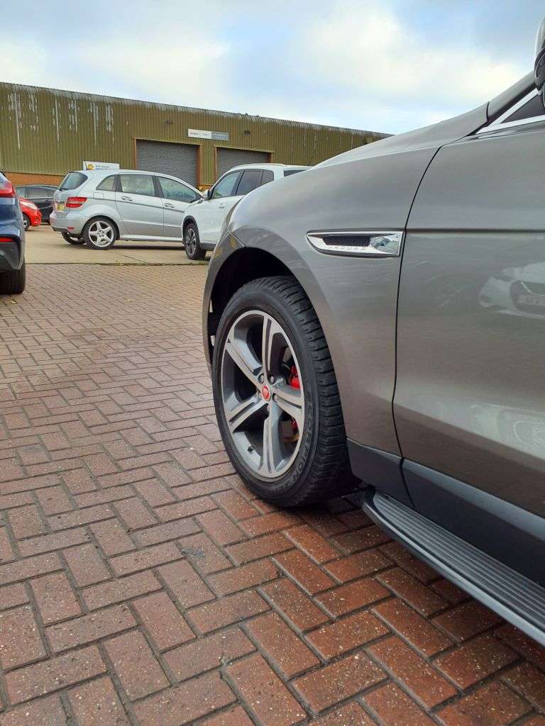 2017 JAGUAR F-PACE 2017 JAGUAR F-PACE