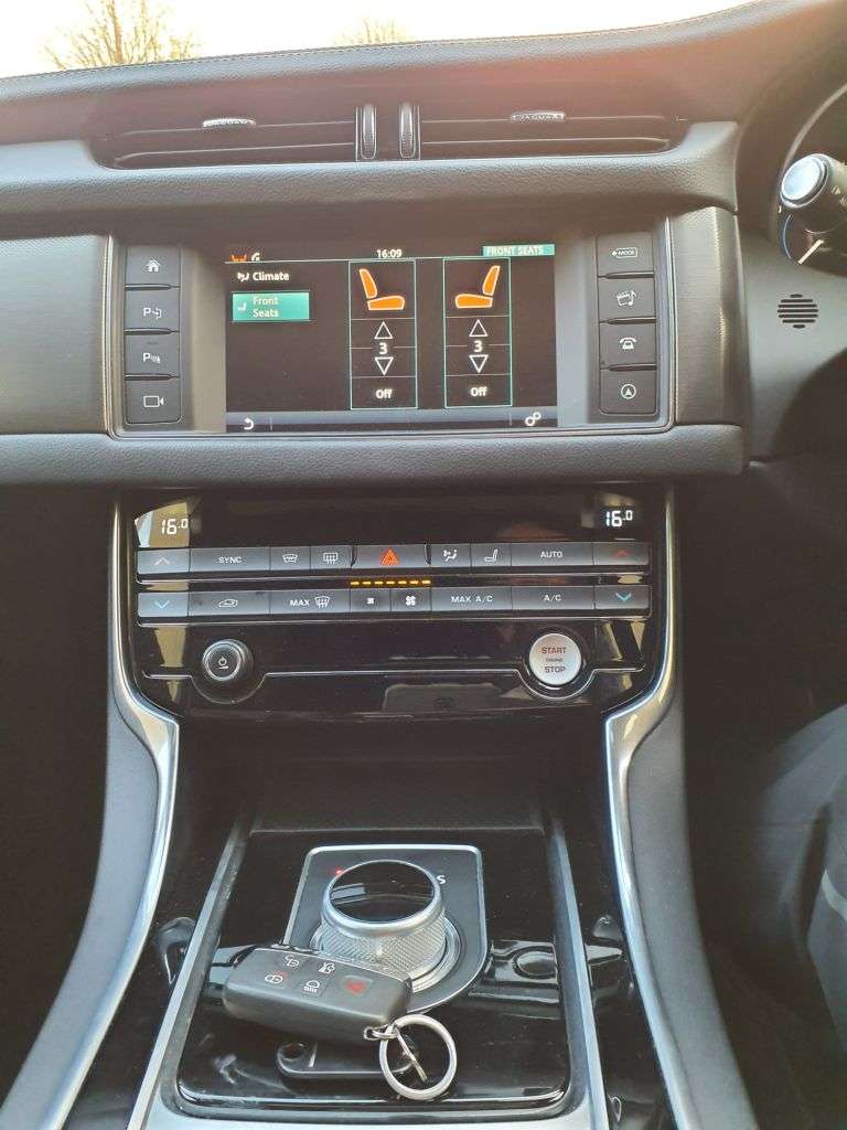 2016 JAGUAR XF 2016 JAGUAR XF