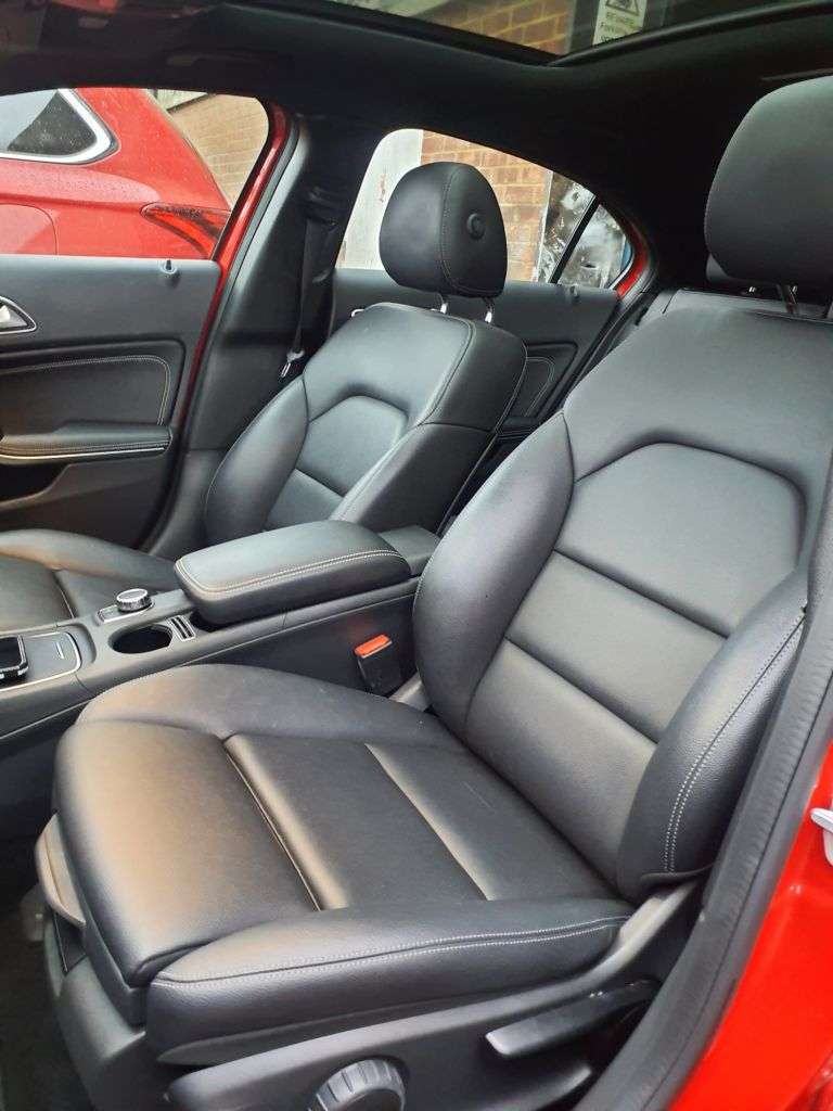 A 2017 MERCEDES-BENZ A-CLASS 1.5 A180d Sport (Executive) Hatchback 5dr Diesel 7G-DCT Euro 6 (s/s) (109 p A 2017 MERCEDES-BENZ A-CLASS 1.5 A180d Sport (Executive) Hatchback 5dr Diesel 7G-DCT Euro 6 (s/s) (109 p