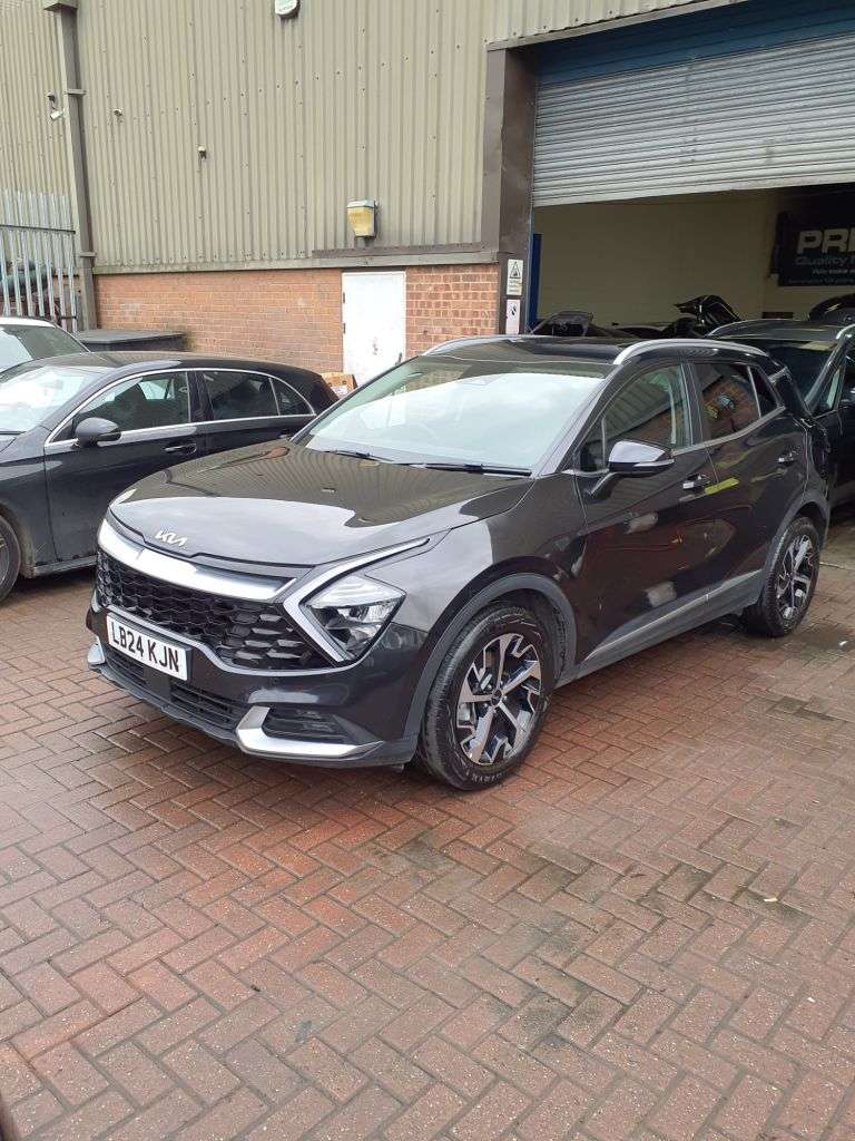 A 2024 KIA SPORTAGE 1.6 T-GDi 3 SUV 5dr Petrol Manual Euro 6 (s/s) (148 bhp) 6 MONTHS WARRANTY A 2024 KIA SPORTAGE 1.6 T-GDi 3 SUV 5dr Petrol Manual Euro 6 (s/s) (148 bhp) 6 MONTHS WARRANTY